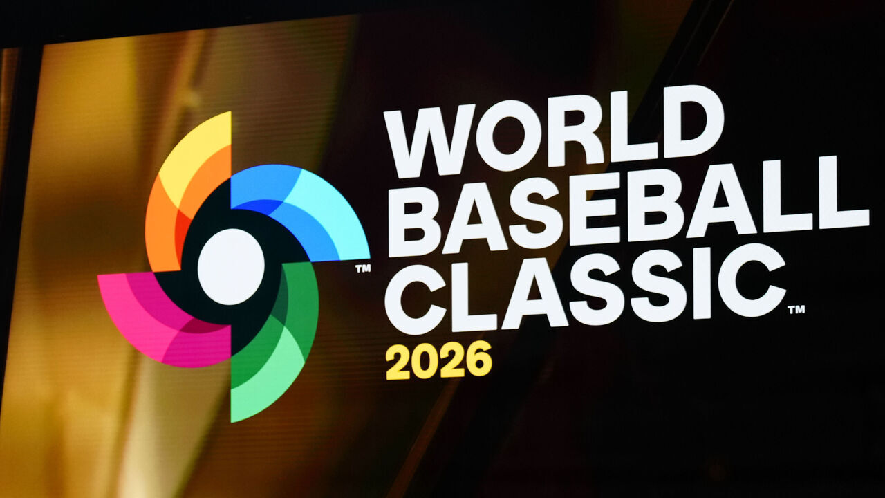 LAS VEGAS , NV - NOVEMBER 13: Cal Raleigh, Mike Hill, Mark DeRosa and Roy Wood Jr. announce Corbin Carroll and Pete Crow-Armstrong as additions to the Team USA World Baseball Classic 2026 roster during the MLB Awards presented by MGM Rewards at The Chelsea at The Cosmopolitan of Las Vegas on Thursday, November 13, 2025 in Las Vegas , Nevada.