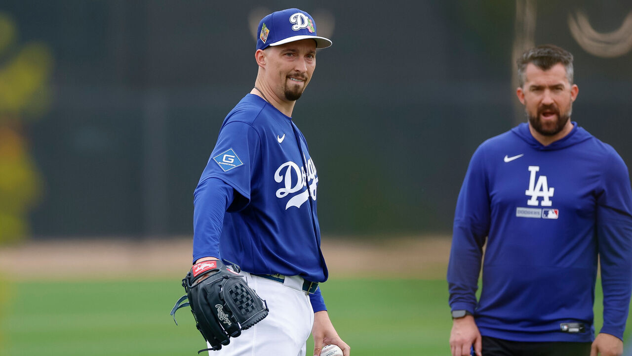 GLENDALE, ARIZONA - FEBRUARY 13: Blake Snell #7 of the Los Angeles Dodgers participates in a pitching drill during spring training workouts at Camelback Ranch on February 13, 2026 in Glendale, Arizona.