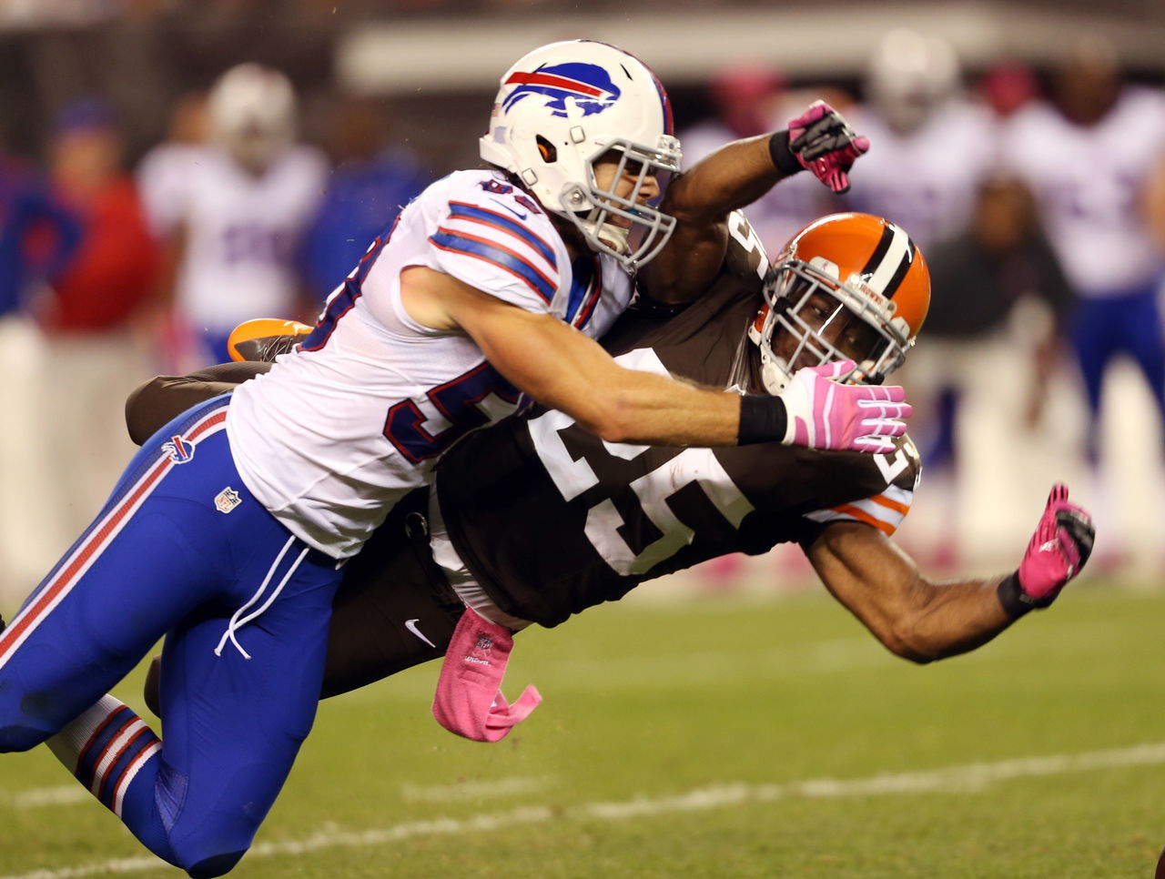 Kiko Alonso quickly wreaking havoc, becoming 'legend' as rookie with  Buffalo Bills 