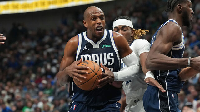 DALLAS, TX - FEBRUARY 27: Khris Middleton #20 of the Dallas Mavericks drives to the basket during the game against the Memphis Grizzlies on February 27, 2026 at American Airlines Center in Dallas, Texas. Mandatory Copyright Notice: Copyright 2026 NBAE