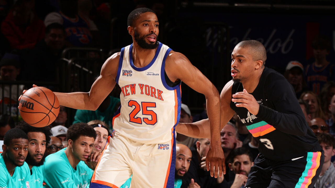 NEW YORK, NY - MARCH 1: Mikal Bridges #25 of the New York Knicks dribbles the ball during the game against the San Antonio Spurs on March 1, 2026 at Madison Square Garden in New York City, New York. Mandatory Copyright Notice: Copyright 2026 NBAE