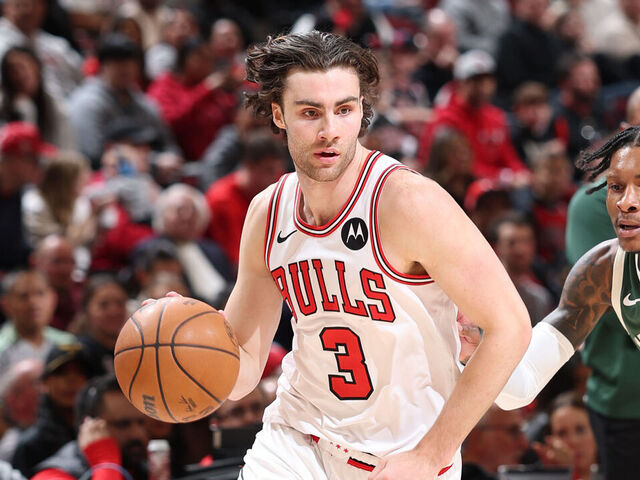 CHICAGO, IL - MARCH 1: Josh Giddey #3 of the Chicago Bulls dribbles the ball during the game against the Milwaukee Bucks on March 1, 2026 at United Center in Chicago, Illinois. Mandatory Copyright Notice: Copyright 2026 NBAE
