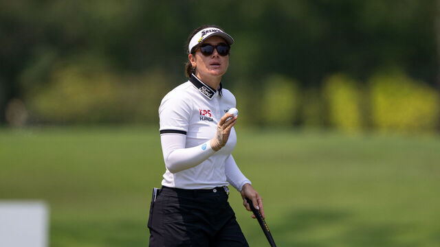 SINGAPORE, SINGAPORE - MARCH 01: Hannah Green of Australia acknowledges the crowd after holing her putt on hole 16 during Day Four of the HSBC Women's World Championship 2026 at Sentosa Golf Club on March 01, 2026 in Singapore, Singapore.