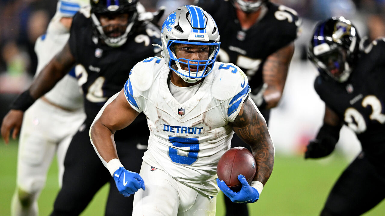 BALTIMORE, MARYLAND - SEPTEMBER 22: David Montgomery #5 of the Detroit Lions rushes for a touchdown in the fourth quarter against the Baltimore Ravens at M&T Bank Stadium on September 22, 2025 in Baltimore, Maryland.