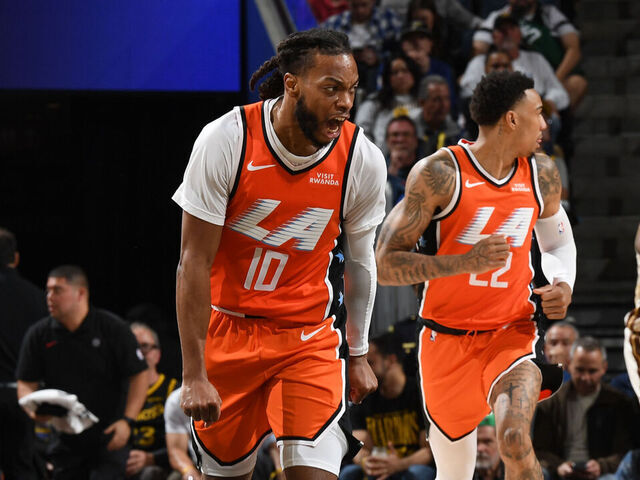 Clippers Rally Past Warriors in Garland Debut