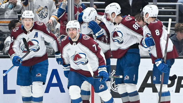 LOS ANGELES, CA - MARCH 2: Colorado Avalanche celebrates his goal with teammates during the third period against the Los Angeles Kings at Crypto.com Arena on March 2, 2026 in Los Angeles, California.