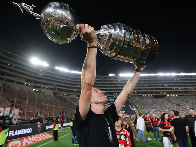 Flamengo Sacks Filipe Luis After 8-0 Win