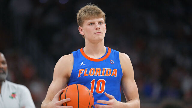 AUSTIN, TEXAS - FEBRUARY 25: Thomas Haugh #10 of the Florida Gators warms up before the second half against the Texas Longhorns at Moody Center on February 25, 2026 in Austin, Texas.