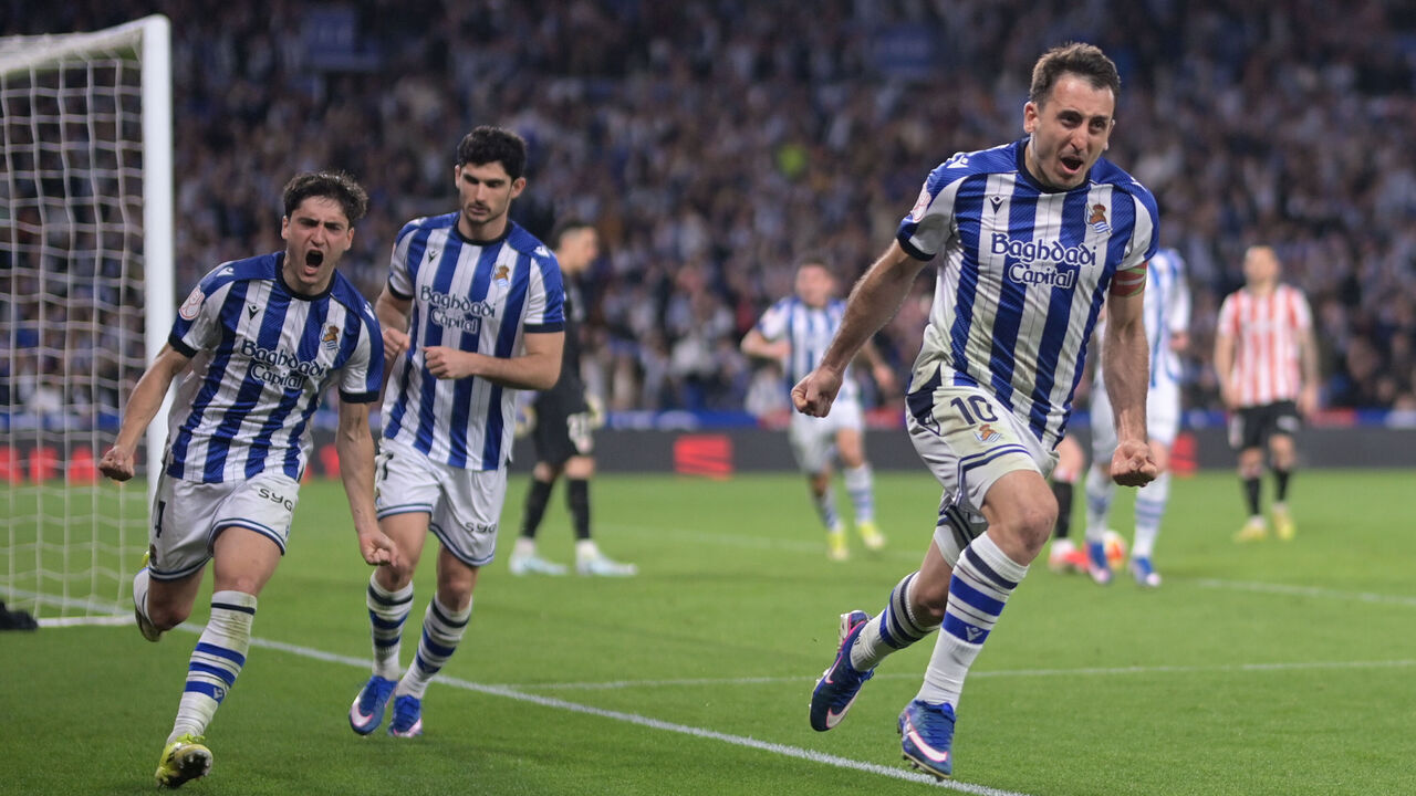 SAN SEBASTIAN, SPAIN - MARCH 4: Mikel Oyarzabal of Real Sociedad celebrates 1-0 during the Spanish Copa del Rey match between Real Sociedad v Athletic de Bilbao at the Estadio Reale Arena on March 4, 2026 in San Sebastian Spain