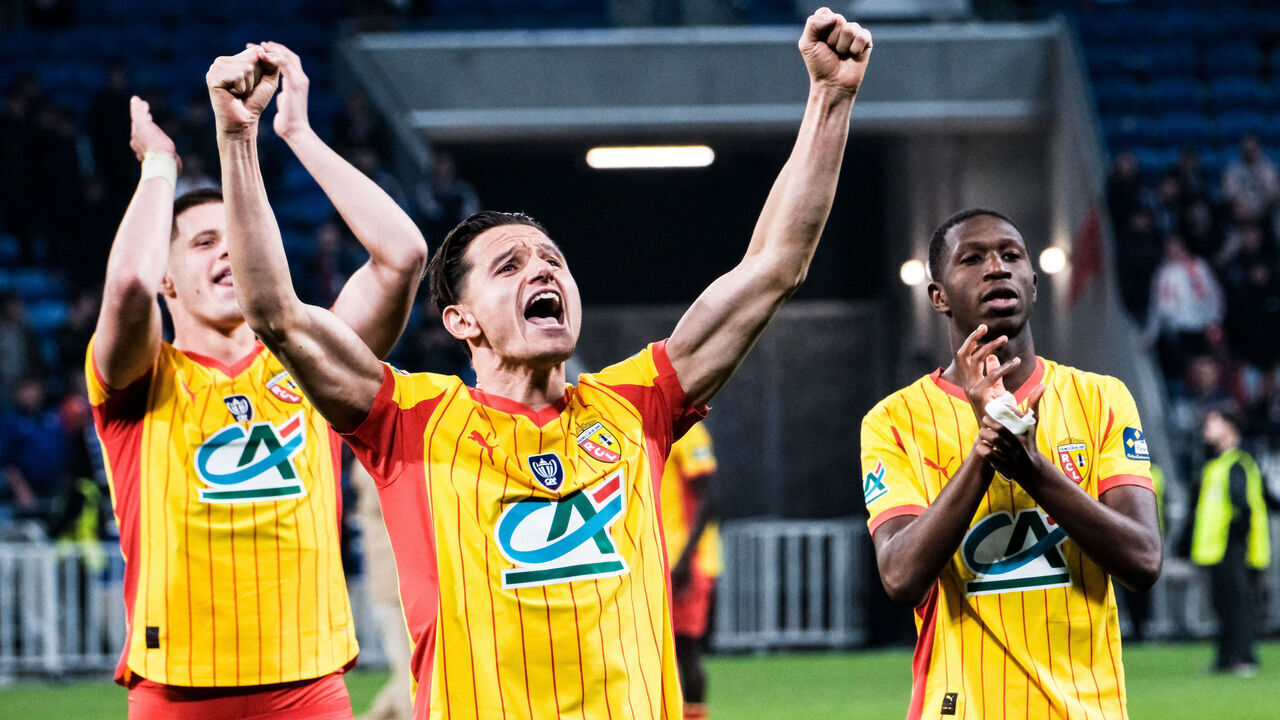 Racing Club de Lens striker Florian Thauvin celebrates his team s victory on penalties against Olympique Lyonnais in the quarter finals of the Coupe de France on Thursday 5 March 2026.
