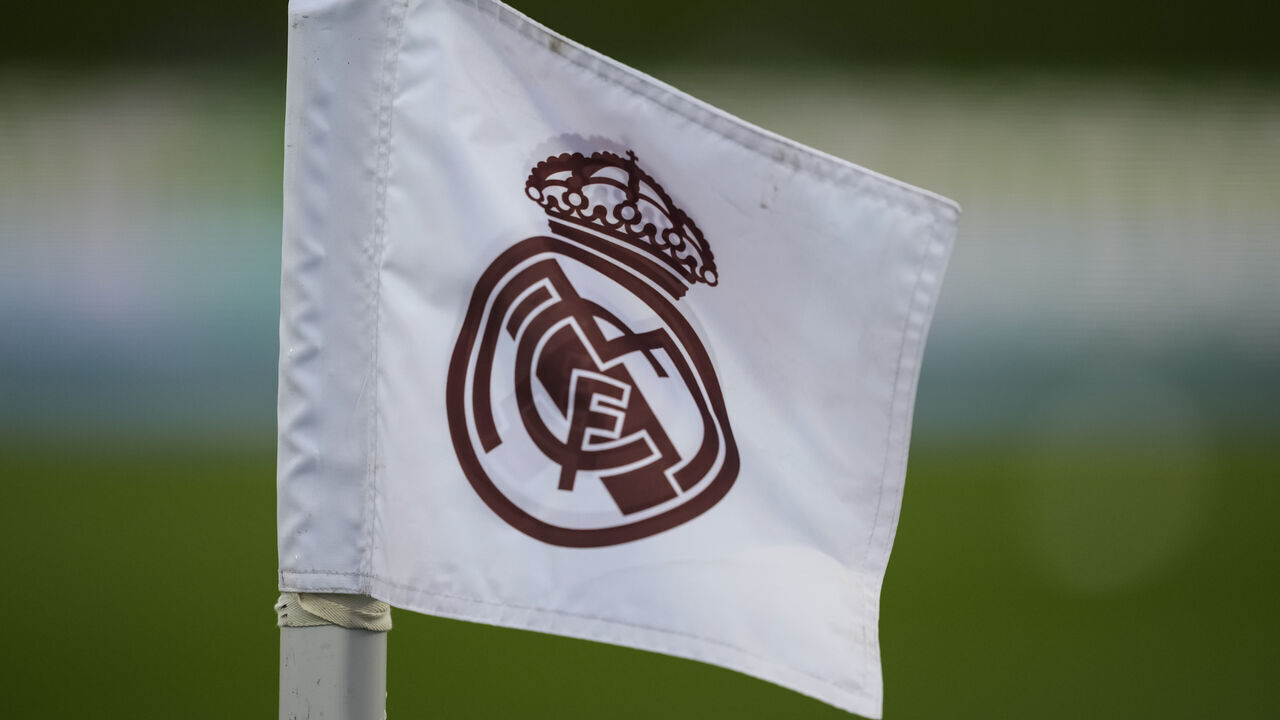 VALDEBEBAS, SPAIN - FEBRUARY 18: Detail of the corner flag of Real Madrid CF during the UEFA Women's Champions League 2025/26 KO play-offs Second Leg match between Real Madrid C.F. and Paris FC at Alfredo Di Stefano on February 18, 2026 in Madrid, Spain.