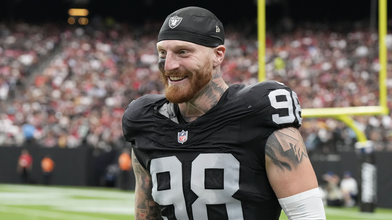 LAS VEGAS, NEVADA - AUGUST 16: Maxx Crosby #98 of the Las Vegas Raiders walks off the field during the first quarter during the NFL Preseason 2025 game against the San Francisco 49ers at Allegiant Stadium on August 16, 2025 in Las Vegas, Nevada. The 49ers defeated the Raiders 22-19.