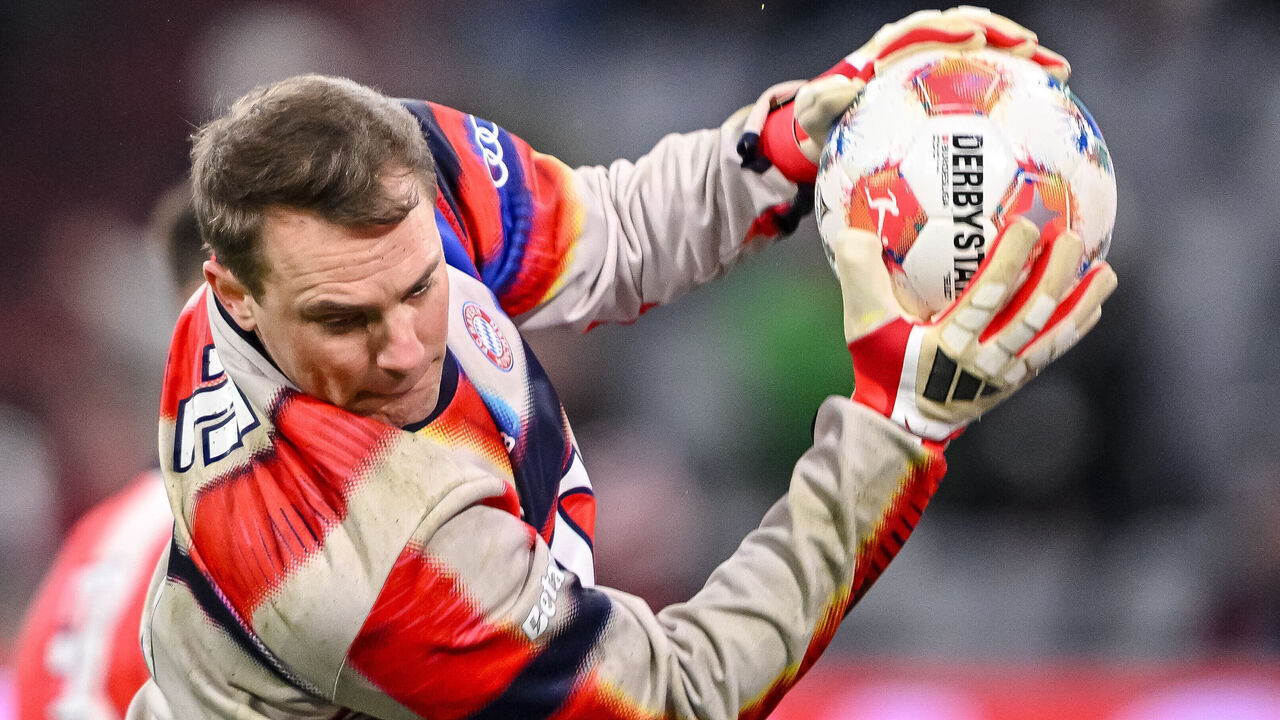 06 March 2026, Bavaria, Munich: Soccer, Men: Bundesliga, Bayern Munich - Bor. Mönchengladbach, Matchday 25, Allianz Arena. Goalkeeper Manuel Neuer (Bayern Munich) warming up before the match. Photo: Harry Langer/dpa - IMPORTANT NOTE: In accordance with the regulations of the DFL German Football League and the DFB German Football Association, it is prohibited to utilize or have utilized photographs taken in the stadium and/or of the match in the form of sequential images and/or video-like photo series.