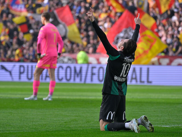 LENS, FRANCE - MARCH 8: Florian Thauvin of Lens celebrates after scoring during the Ligue 1 McDonald's match between Lens and Metz at Stade Bollaert-Delelis on March 8, 2026 in Lens, France.