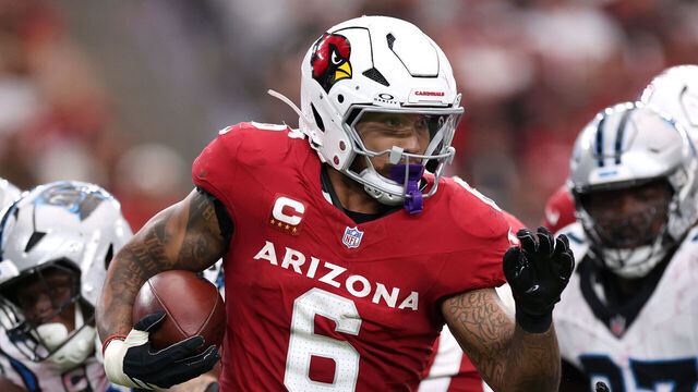 GLENDALE, ARIZONA - SEPTEMBER 14: Running back James Conner #6 of the Arizona Cardinals runs the ball against the Carolina Panthers during the fourth quarter at State Farm Stadium on September 14, 2025 in Glendale, Arizona. The Cardinals defeated the Panthers 27-22.