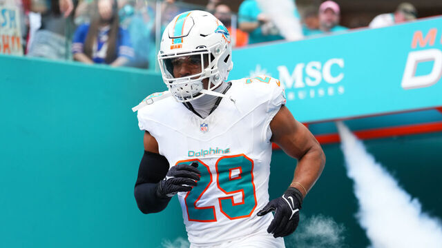 MIAMI GARDENS, FLORIDA - NOVEMBER 09: Minkah Fitzpatrick #29 of the Miami Dolphins enters the field prior to a game against the Buffalo Bills at Hard Rock Stadium on November 09, 2025 in Miami Gardens, Florida.