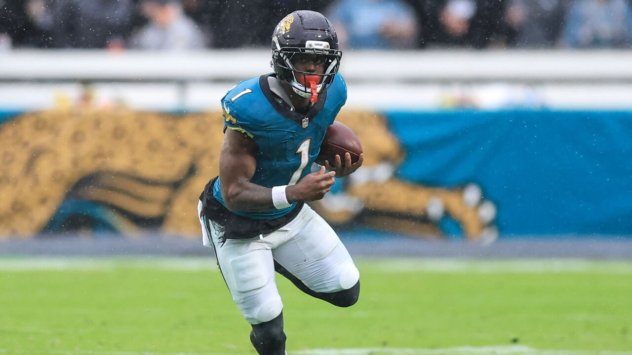 JACKSONVILLE, FLORIDA - DECEMBER 7: Travis Etienne #1 of the Jacksonville Jaguars runs against the Indianapolis Colts at EverBank Field on December 7, 2025 in Jacksonville, Florida.