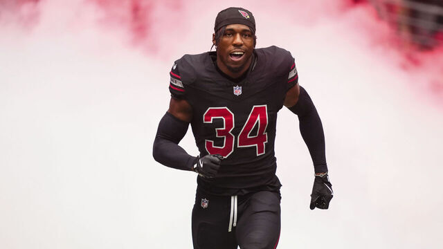GLENDALE, AZ - OCTOBER 05: Jalen Thompson #34 of the Arizona Cardinals runs out of the tunnel prior to an NFL football game against the Tennessee Titans at State Farm Stadium on October 5, 2025 in Glendale, Arizona.