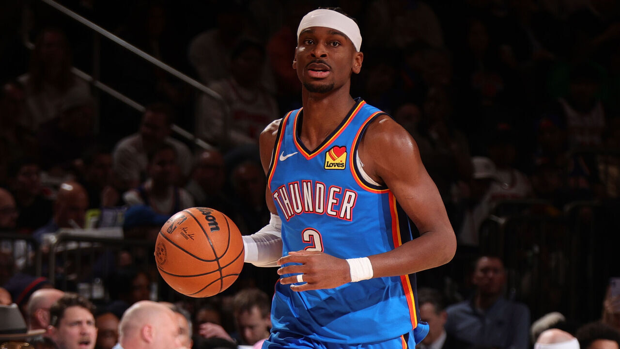 NEW YORK, NY - MARCH 4: Shai Gilgeous-Alexander #2 of the Oklahoma City Thunder handles the ball during the game against the New York Knicks on March 4, 2026 at Madison Square Garden in New York City, New York. Mandatory Copyright Notice: Copyright 2026 NBAE