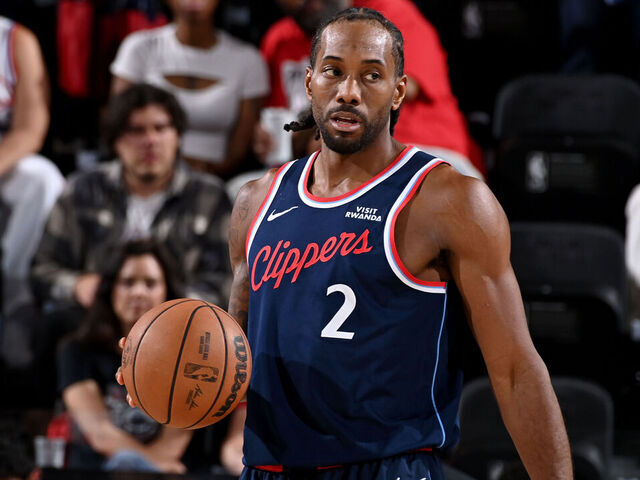 INGLEWOOD, CA - MARCH 9: Kawhi Leonard #2 of the LA Clippers handles the ball during the game against the New York Knicks on March 9, 2026 at Intuit Dome in Los Angeles, California. NOTE TO USER: User expressly acknowledges and agrees that, by downloading and/or using this Photograph, user is consenting to the terms and conditions of the Getty Images License Agreement. Mandatory Copyright Notice: Copyright 2026 NBAE