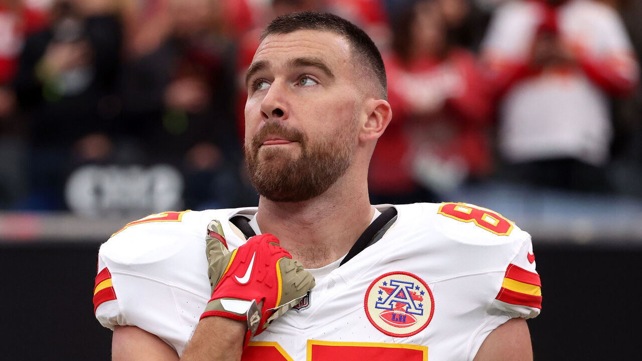 LAS VEGAS, NEVADA - JANUARY 04: Travis Kelce #87 of the Kansas City Chiefs looks on prior to the game against the Las Vegas Raiders at Allegiant Stadium on January 04, 2026 in Las Vegas, Nevada.
