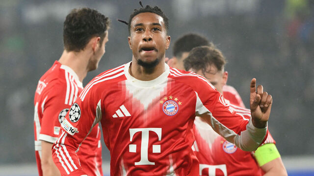 TOPSHOT - Bayern Munich's French midfielder #17 Michael Olise celebrates scoring his team's fifth goal during the UEFA Champions League last 16, first leg football match between Atalanta and Bayern Munich at the Gewiss stadium in Bergamo, on March 10, 2026.