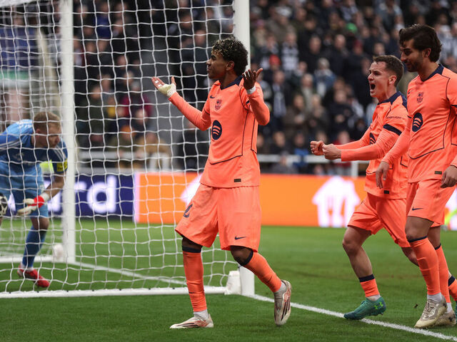 NEWCASTLE UPON TYNE, ENGLAND - MARCH 10: Lamine Yamal of FC Barcelona celebrates scoring his team's first goal during the UEFA Champions League 2025/26 Round of 16 First Leg match between Newcastle United FC and FC Barcelona at St James' Park on March 10, 2026 in Newcastle upon Tyne, England.