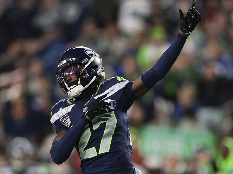 Report: Eagles giving Woolen 1-year deal worth up to $15M