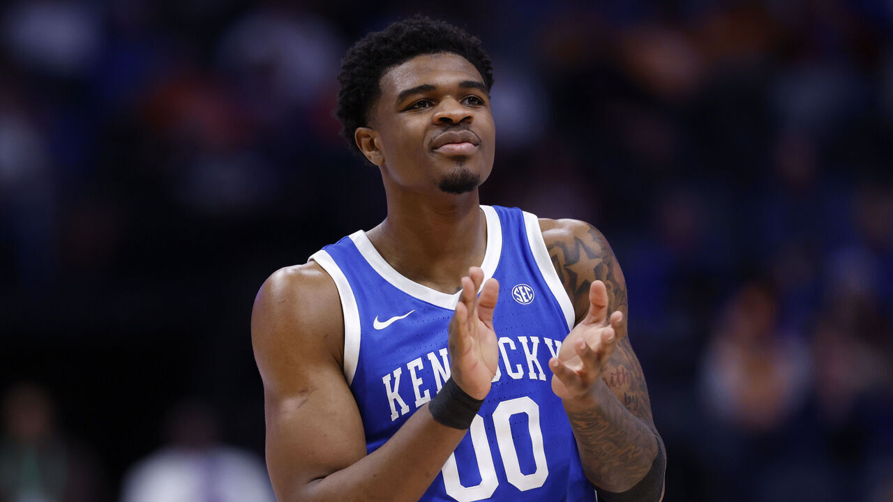 NASHVILLE, TENNESSEE - MARCH 12: Otega Oweh #00 of the Kentucky Wildcats reacts to a play during the first half in the second round of the 2026 SEC Men's Basketball Tournament against the Missouri Tigers at Bridgestone Arena on March 12, 2026 in Nashville, Tennessee.