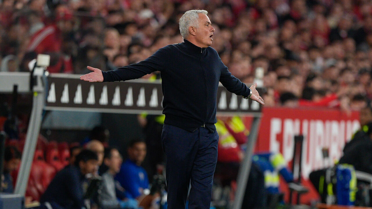 LISBON, PORTUGAL - 2026/03/08: Jose Mourinho, SL Benfica Coach seen in action during Liga Portugal Betclic football match between SL Benfica and FC Porto at Estadio da Luz.Final score: SL Benfica 2:2 FC Porto.