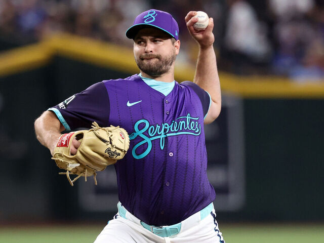 PHOENIX, ARIZONA - SEPTEMBER 25: Starter Jalen Beeks #68 of the Arizona Diamondbacks pitches against the Los Angeles Dodgers during the second inning at Chase Field on September 25, 2025 in Phoenix, Arizona.