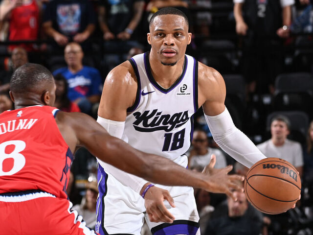 INGLEWOOD, CA - MARCH 14: Drew Eubanks #19 of the Sacramento Kings dribbles the ball during the game against the LA Clippers on March 14, 2026 at Intuit Dome in Los Angeles, California. NOTE TO USER: User expressly acknowledges and agrees that, by downloading and/or using this Photograph, user is consenting to the terms and conditions of the Getty Images License Agreement. Mandatory Copyright Notice: Copyright 2026 NBAE