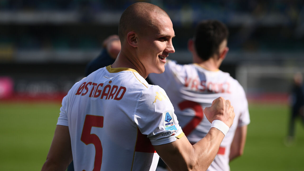 VERONA, ITALY - MARCH 15: Leo Ostigard of Genoa CFC celebrates during the Serie A match between Hellas Verona FC and Genoa CFC at Stadio Marcantonio Bentegodi on March 15, 2026 in Verona, Italy.