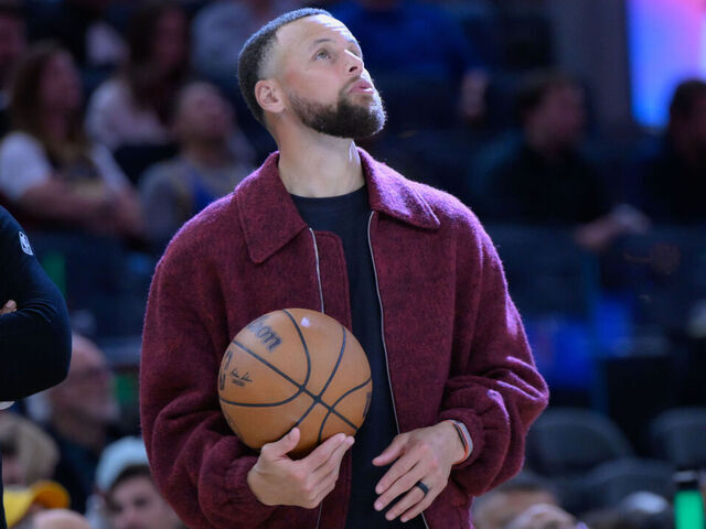 Curry Travels with Warriors, Trending Up