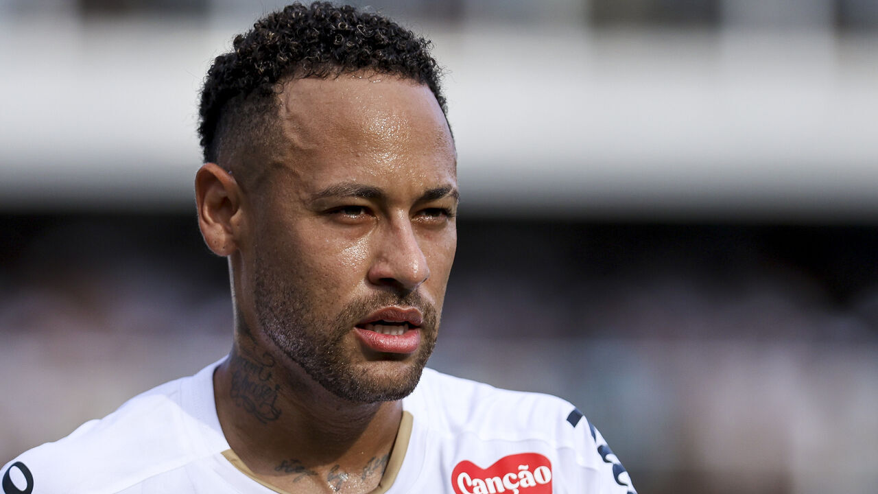 SANTOS, BRAZIL - MARCH 15: Neymar Junior of Santos looks on during the Brasileirao 2026 match between Santos and Corinthians at Estadio Urbano Caldeira on March 15, 2026 in Santos, Brazil.