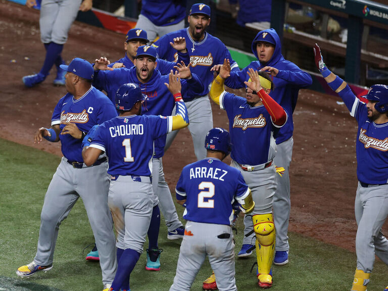 Venezuela ends Italy's run, will face USA in WBC final