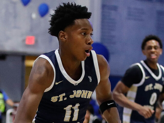 RANCHO SANTA MARGARITA, CA - JANUARY 24: St. John Bosco Christian Collins (11) dribbles during the St. John Bosco Braves vs Santa Margarita Eagles high school boys basketball game on January 24, 2025, at Santa Margarita Catholic High School in Rancho Santa Margarita, CA.