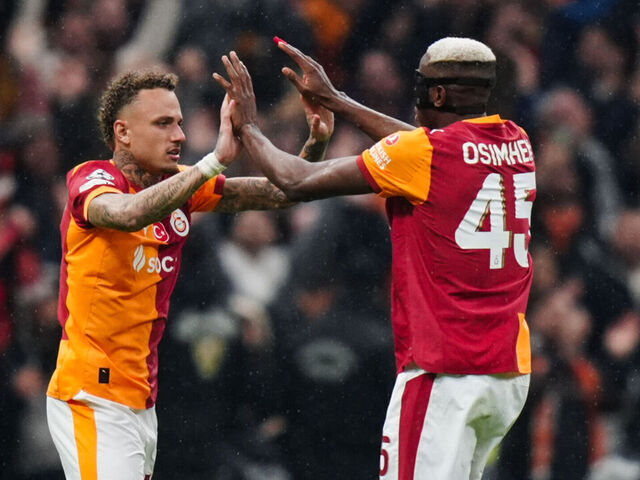 ISTANBUL, TURKIYE - FEBRUARY 17: Noa Lang (L) of Galatasaray celebrates with his teammates Victor Osimhen (R) after scoring a goal during the UEFA Champions League round of 16 play-off first-leg match between Juventus and Galatasaray at RAMS Park stadium in Istanbul, Turkiye on February 17, 2026.