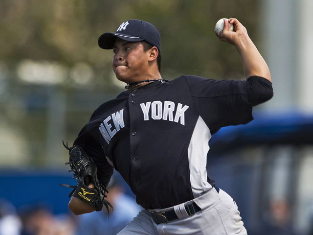 Yankees' Banuelos to compete for rotation spot in spring training
