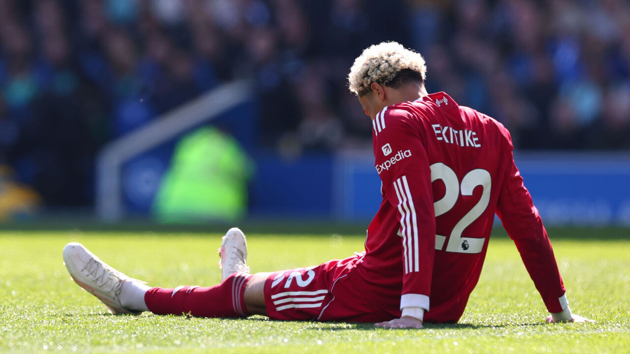 BRIGHTON, ENGLAND - MARCH 21: Hugo Ekitike of Liverpool goes down injured during the Premier League match between Brighton & Hove Albion and Liverpool at Amex Stadium on March 21, 2026 in Brighton, United Kingdom.
