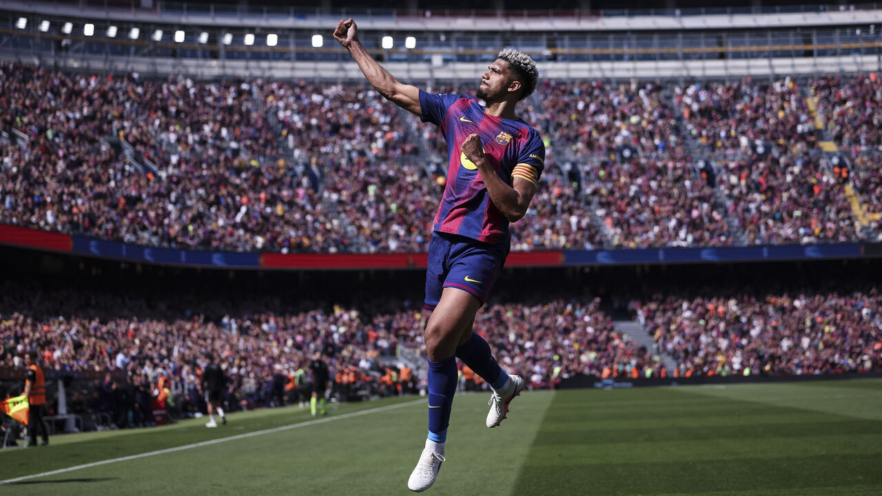 BARCELONA, SPAIN - MARCH 22: Ronald Araujo of FC Barcelona celebrates a goal during the Spanish league, LaLiga EA Sports, football match played between FC Barcelona and Rayo Vallecano at Spotify Camp Nou stadium on March 22, 2026 in Barcelona, Spain.