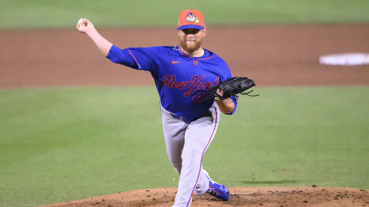 JUPITER, FL - MARCH 06: New York Mets pitcher Craig Kimbrel (46) throws the ball from the mound during a MLB spring training game against the Miami Marlins at Roger Dean Chevrolet Stadium on March 6, 2026 in Jupiter, Florida.