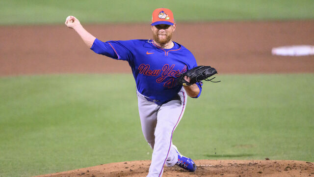 JUPITER, FL - MARCH 06: New York Mets pitcher Craig Kimbrel (46) throws the ball from the mound during a MLB spring training game against the Miami Marlins at Roger Dean Chevrolet Stadium on March 6, 2026 in Jupiter, Florida.