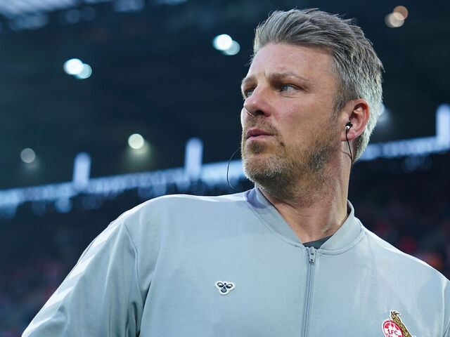 COLOGNE, GERMANY - MARCH 07: Lukas Kwasniok, Head Coach of 1.FC Köln, looks on prior to the Bundesliga match between 1. FC Köln and Borussia Dortmund at RheinEnergieStadion on March 07, 2026 in Cologne, Germany.