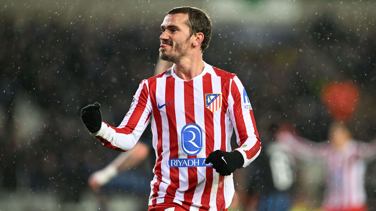 BRUGES, BELGIUM - FEBRUARY 18: Antoine Griezmann celebrates after Atletico scored the 0-2 goal during the UEFA Champions League 2025/26 League Knockout Play-off First Leg match between Club Brugge KV and Atletico de Madrid at Jan Breydelstadion on February 18, 2026 in Bruges, Belgium.