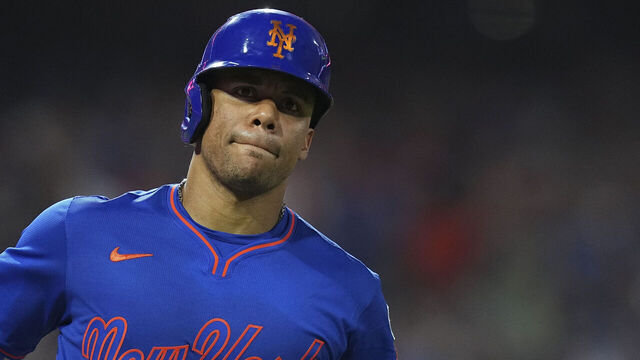PHILADELPHIA, PENNSYLVANIA - JUNE 21: Juan Soto #22 of the New York Mets looks on after hitting a solo home run in the top of the fifth inning against the Philadelphia Phillies at Citizens Bank Park on June 21, 2025 in Philadelphia, Pennsylvania. The Mets defeated the Phillies 11-4.