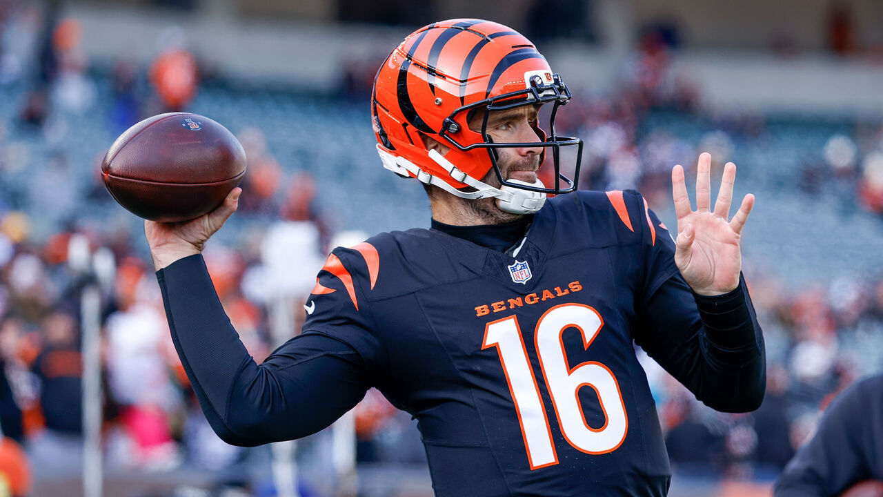 CINCINNATI, OHIO - JANUARY 4: Joe Flacco #16 of the Cincinnati Bengals warms up prior to the game against the Cleveland Browns at Paycor Stadium on January 4, 2026 in Cincinnati, United States.