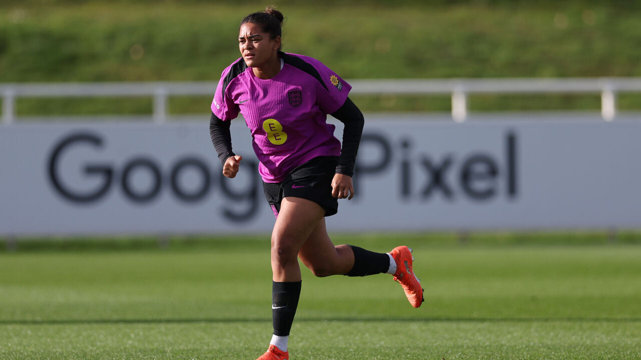 BURTON-UPON-TRENT, ENGLAND - FEBRUARY 24: Jess Carter of England in action during a training session at St Georges Park on February 24, 2026 in Burton-upon-Trent, England.