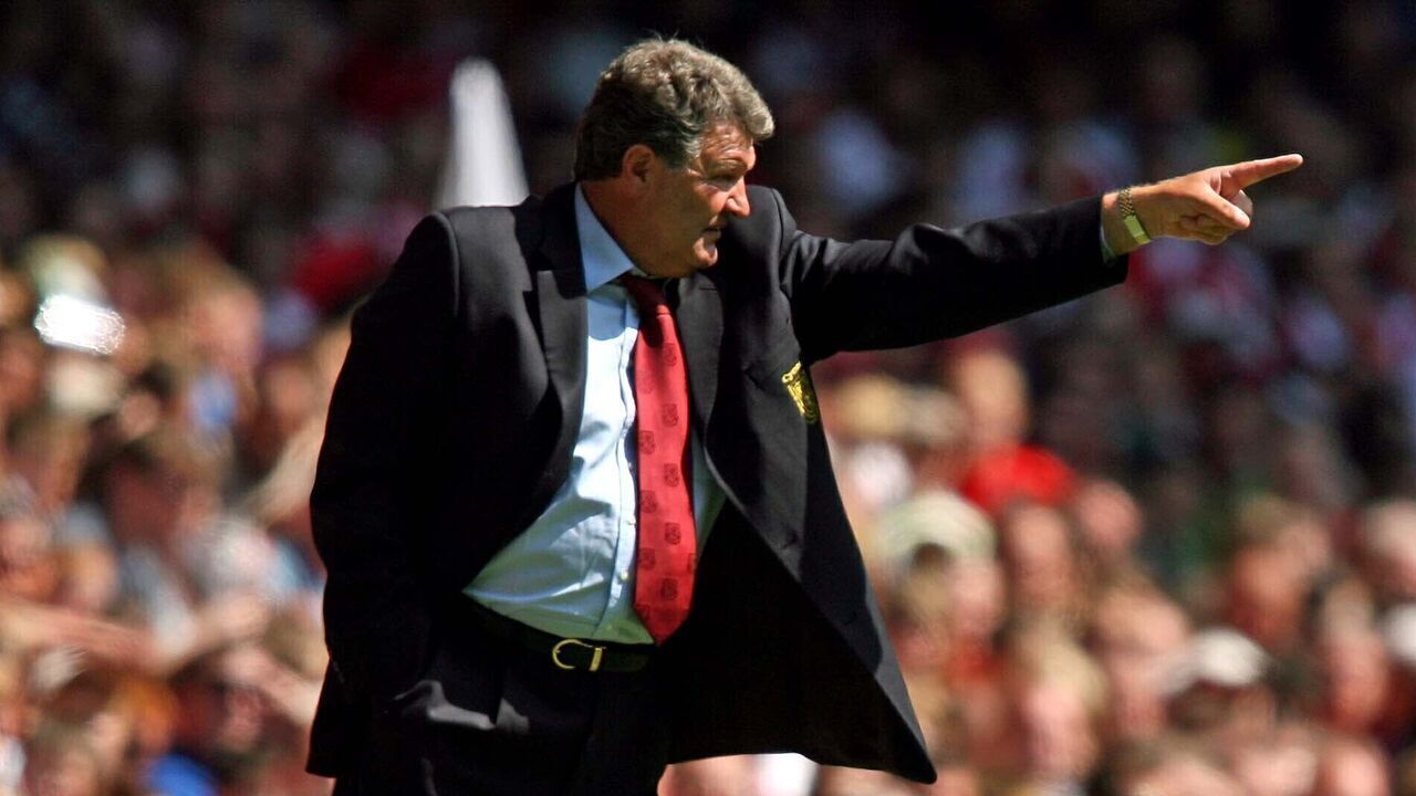 Wales' Manager John Toshack and Czech Republic's Head Coach Karel Bruckner.