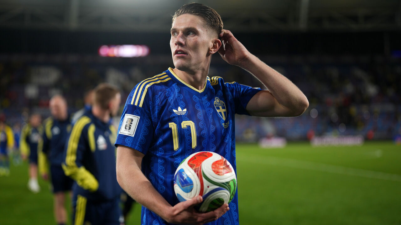 VALENCIA, SPAIN - MARCH 26: Viktor Gyokeres of Sweden reacts whilst holding the match ball after his hat-trick and after the team's victory in the FIFA World Cup 2026 European Qualifiers KO play-offs match between Ukraine and Sweden at Ciutat de Valencia on March 26, 2026 in Valencia, Spain.